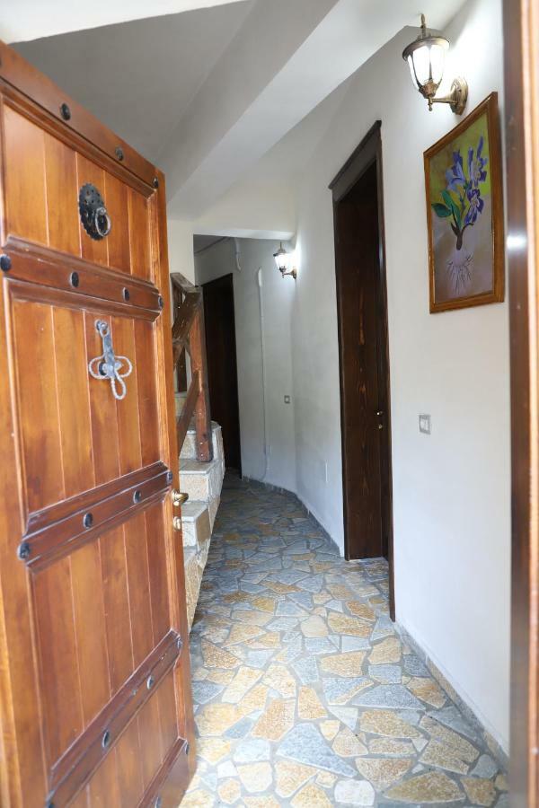 Hotel Demaj เบราท ภายนอก รูปภาพ
